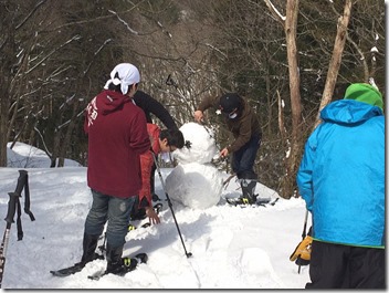 雪だるま作成中