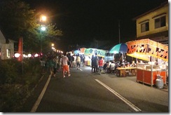 出店も祭りを盛り上げます。