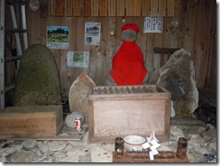 大里峠の祠のお地蔵様