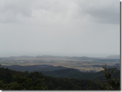 朴坂山より関川村を望む
