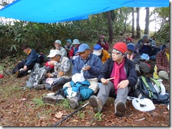 山頂での昼食風景