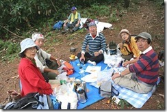 おたのしみの昼食風景